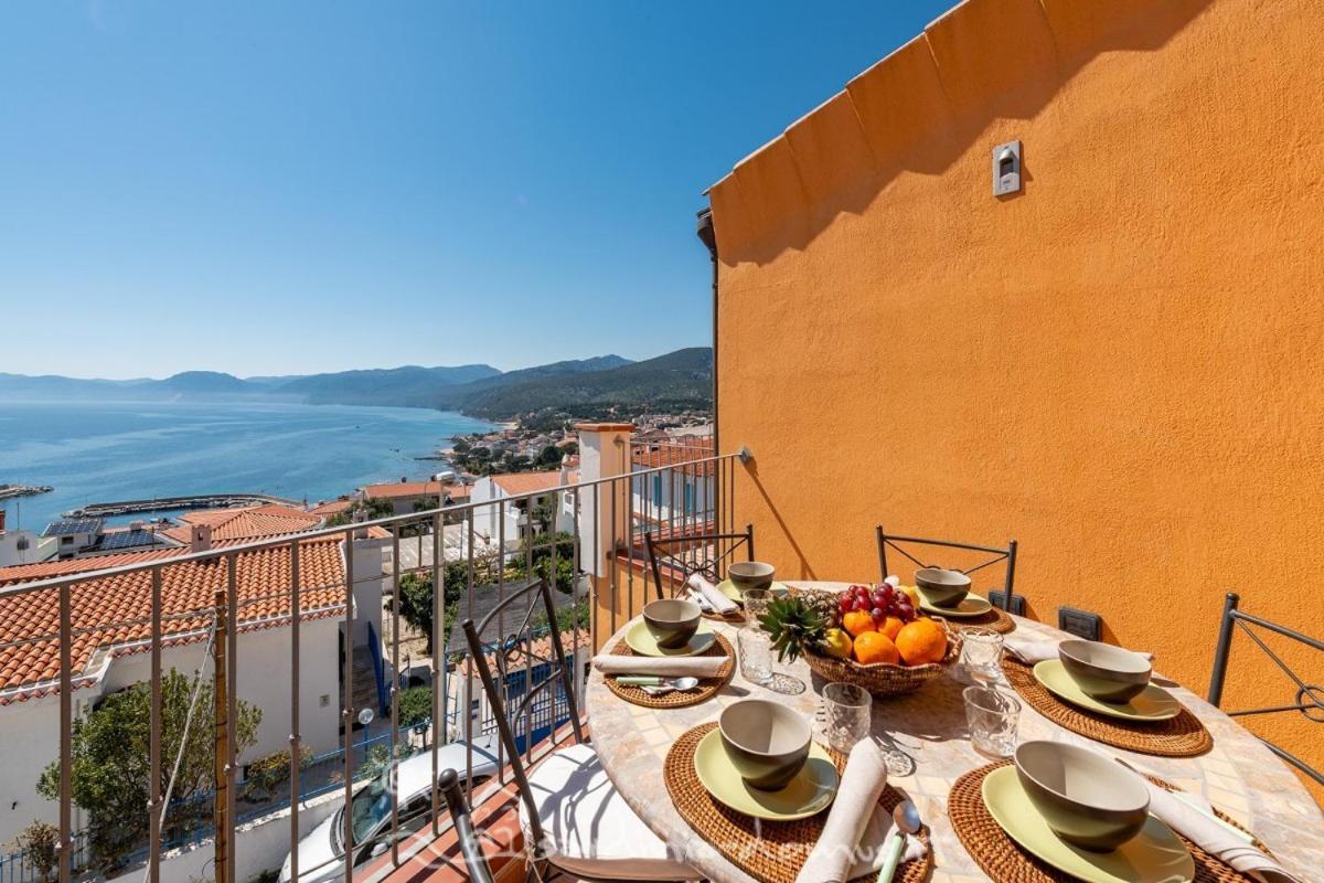 Casa Con Vista Mare Villa Cala Gonone Exterior photo